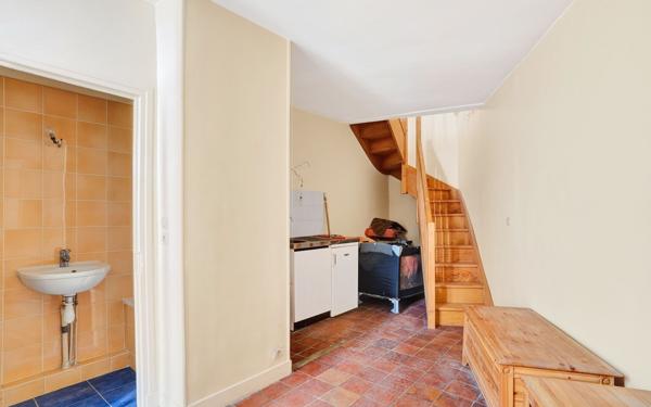 Appartement à vendre    2 pièces • 28,75 m2 Paris 18