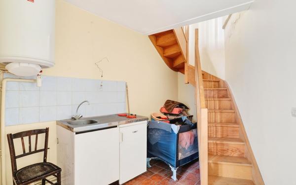 Appartement à vendre    2 pièces • 28,75 m2 Paris 18