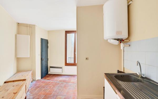 Appartement à vendre    2 pièces • 28,75 m2 Paris 18