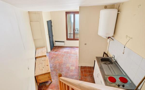 Appartement à vendre    2 pièces • 28,75 m2 Paris 18