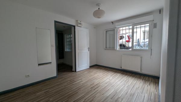 DANTON - F4 DE 87.54M2 AVEC COUR DE 30M2