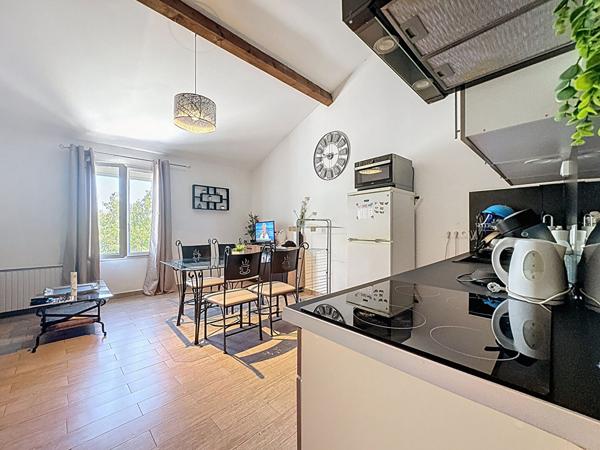 Maison + 2 appartements pour environ 200m² à ORANGE