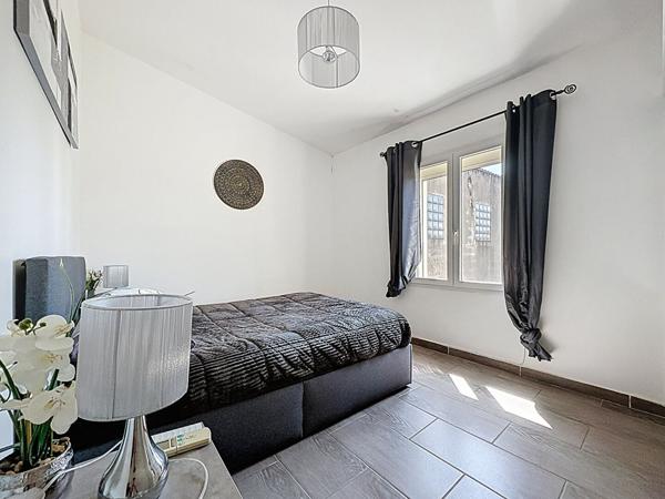 Maison + 2 appartements pour environ 200m² à ORANGE