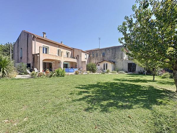 Maison + 2 appartements pour environ 200m² à ORANGE