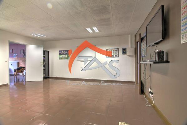 Vente Local commercial 3 pièces 68 m2 à Saint-Chamond