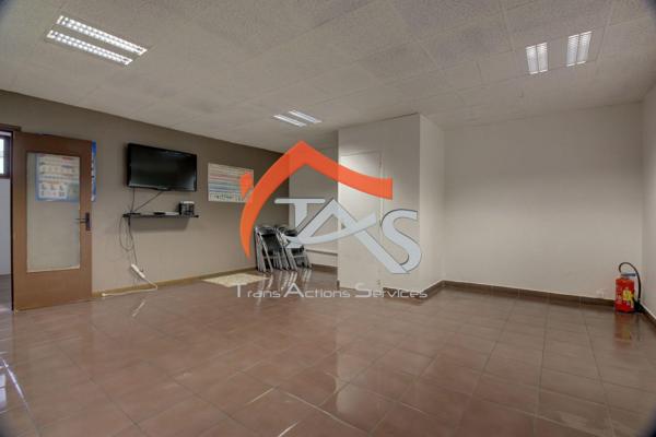 Vente Local commercial 3 pièces 68 m2 à Saint-Chamond