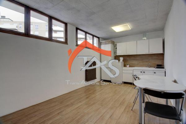 Vente Local commercial 3 pièces 68 m2 à Saint-Chamond