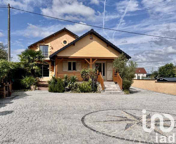 Maison à vendre 6 pièces 175 m² Saint-Pantaléon-de-Larche