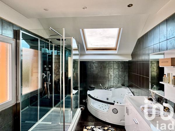 Maison à vendre 6 pièces 175 m² Saint-Pantaléon-de-Larche