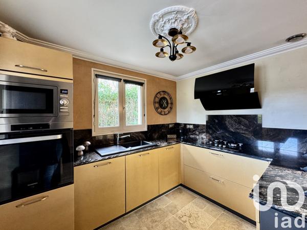 Maison à vendre 6 pièces 175 m² Saint-Pantaléon-de-Larche