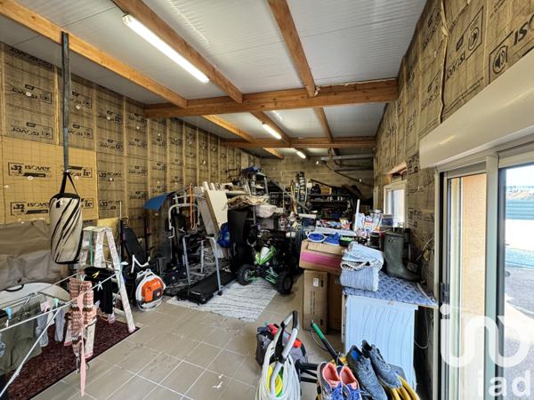 Maison à vendre 6 pièces 175 m² Saint-Pantaléon-de-Larche