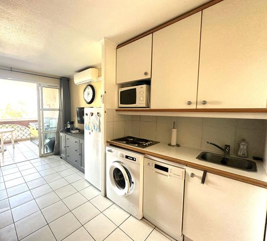 Charmant Appartement à Vendre à Saint-Raphaël avec Vue sur la Mer !