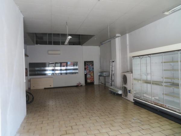 Dpt Alpes de Haute Provence (04), à vendre DIGNE LES BAINS MURS d'un Local commercial