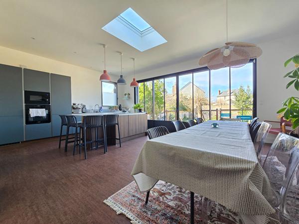 Maison ancienne rénovée avec jardin et piscine à St Marceau