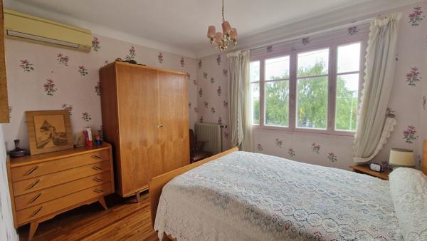 Traditionnelle - 8 pièces - 146 m²