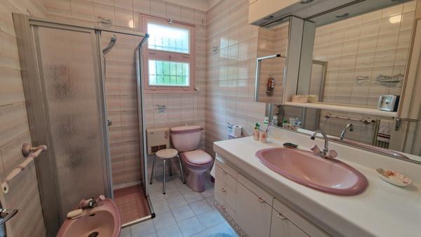 Traditionnelle - 8 pièces - 146 m²