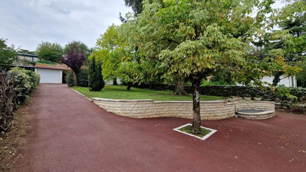 Traditionnelle - 8 pièces - 146 m²