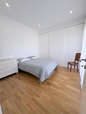 Maison PLAIN PIED TOTAL Montreuil Juigne 5 pièce(s) 160 m2