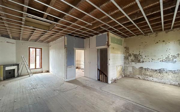 Maison à vendre    2 pièces •  Le Châtelet