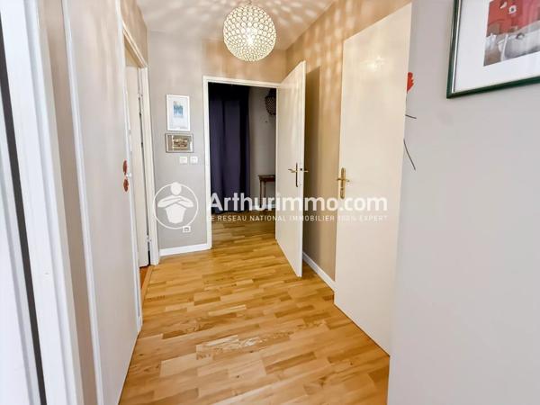 Vente                                                      Appartement
                        
                     3 pièces                      67 m2                     à Soisy-sur-Seine