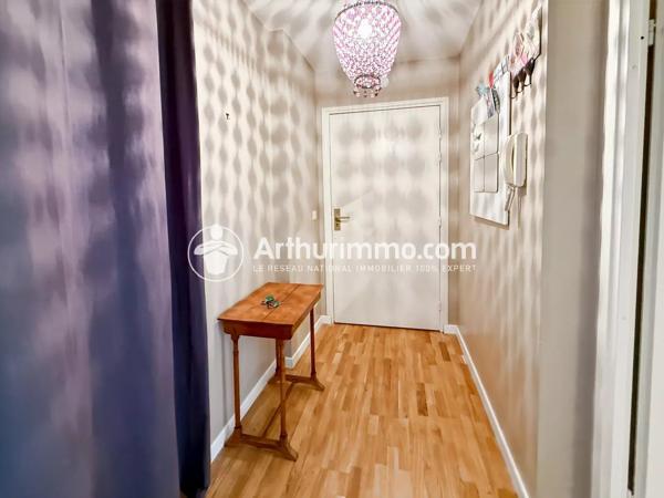 Vente                                                      Appartement
                        
                     3 pièces                      67 m2                     à Soisy-sur-Seine