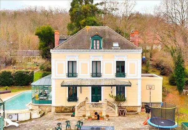 Maison à vendre |  Vauréal |  13 pièces | 244 m²