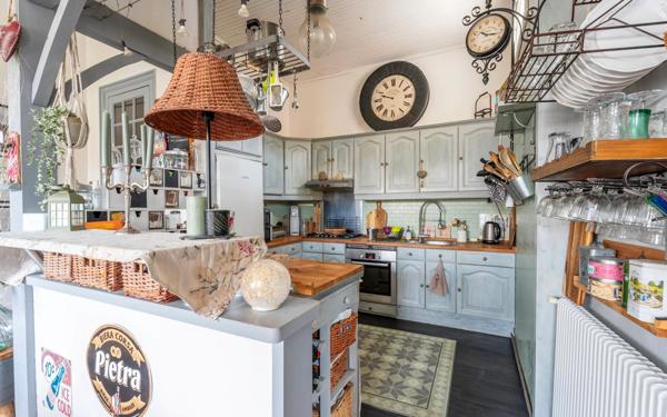 Maison à vendre    7 pièces •  Bessenay