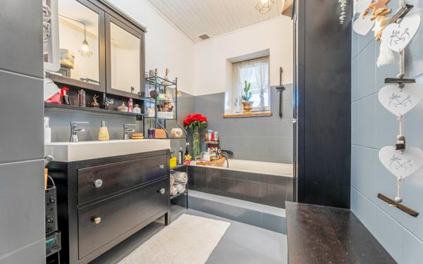 Maison à vendre    7 pièces •  Bessenay