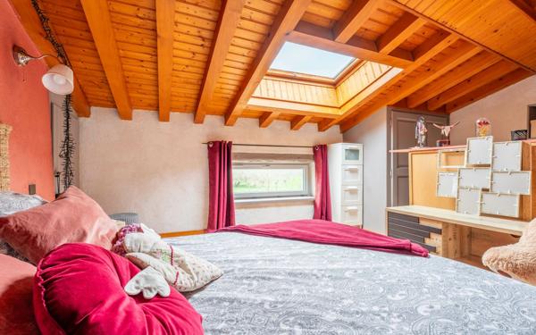 Maison à vendre    7 pièces •  Bessenay