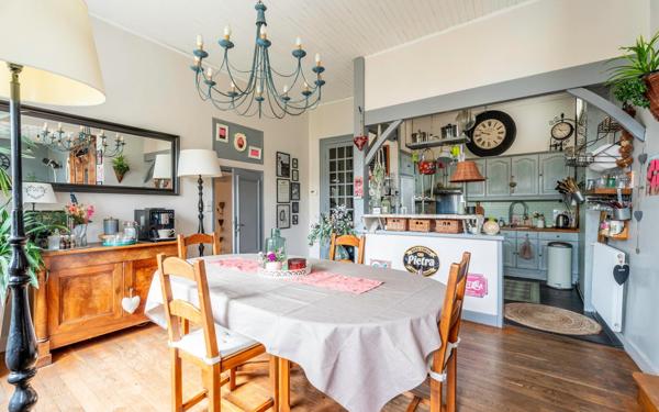 Maison à vendre    7 pièces •  Bessenay