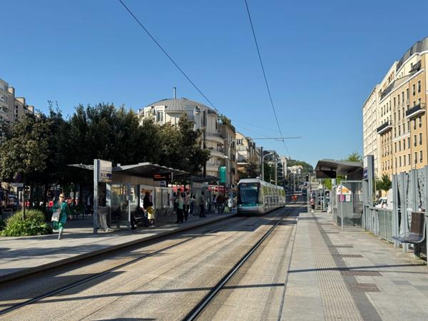 BOX fermé en Centre-ville à CHATILLON (92) à vendre