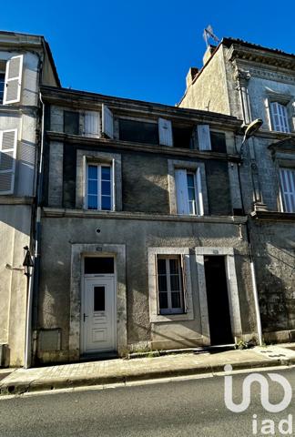 Immeuble à vendre 100 m² La Rochefoucauld-en-Angoumois