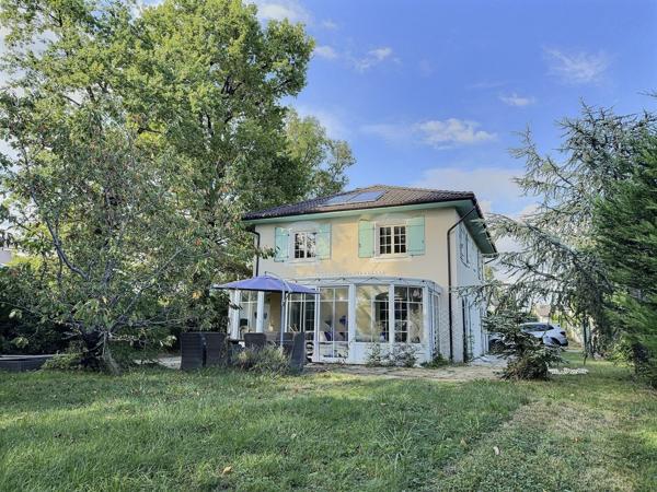 Divonne-les-Bains (01220) Proche du Golf, magnifique Villa rénovée dans son écrin de verdure