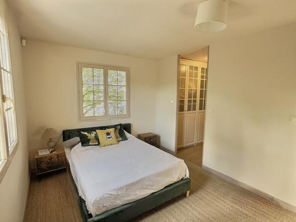 Divonne-les-Bains (01220) Proche du Golf, magnifique Villa rénovée dans son écrin de verdure