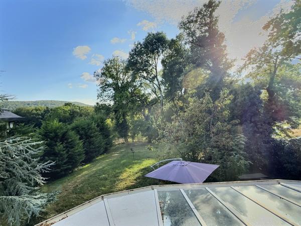 Divonne-les-Bains (01220) Proche du Golf, magnifique Villa rénovée dans son écrin de verdure