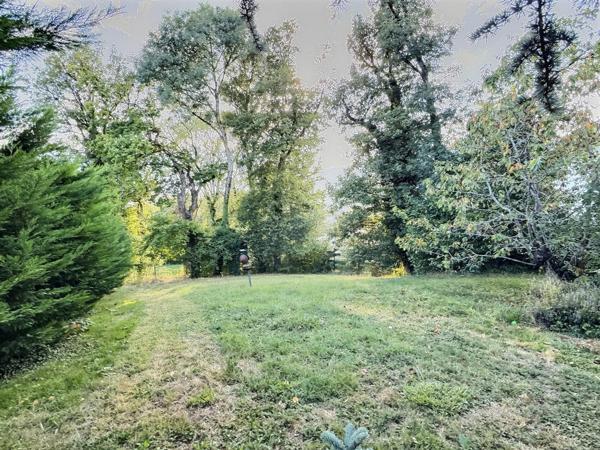 Divonne-les-Bains (01220) Proche du Golf, magnifique Villa rénovée dans son écrin de verdure