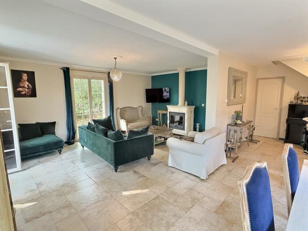 Divonne-les-Bains (01220) Proche du Golf, magnifique Villa rénovée dans son écrin de verdure