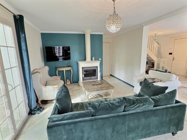 Divonne-les-Bains (01220) Proche du Golf, magnifique Villa rénovée dans son écrin de verdure