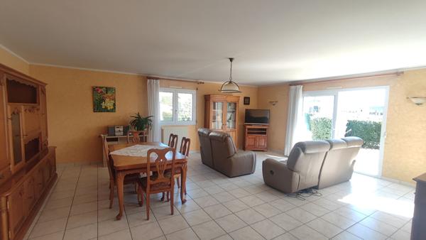 Maison plain-pied 138m² au coeur du Poiré-sur-Vie : volumes, potentiel et emplacement privilégié