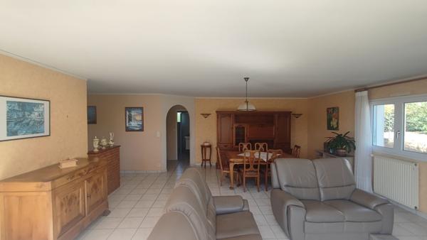 Maison plain-pied 138m² au coeur du Poiré-sur-Vie : volumes, potentiel et emplacement privilégié