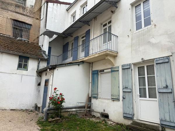 Appartement Chalon Sur Saone 4 pièce(s) 111m² dont  104 m2 (carrez)