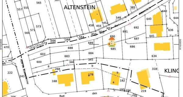 Beau terrain plat constructible de 5.63 ares