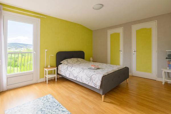 Maison familiale de 13 pièces 211 m² dont un appartement indépendant de 68 m² – Sur les hauteurs de Perrigny, proche de Lons-le-Saunier