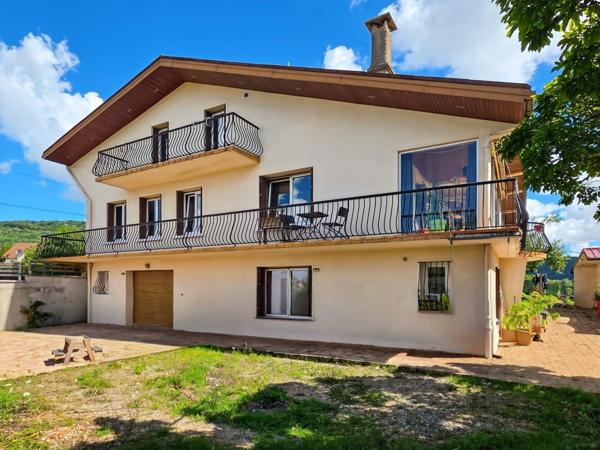 Maison familiale de 13 pièces 211 m² dont un appartement indépendant de 68 m² – Sur les hauteurs de Perrigny, proche de Lons-le-Saunier