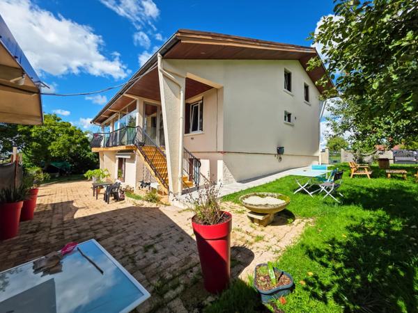 Maison familiale de 13 pièces 211 m² dont un appartement indépendant de 68 m² – Sur les hauteurs de Perrigny, proche de Lons-le-Saunier