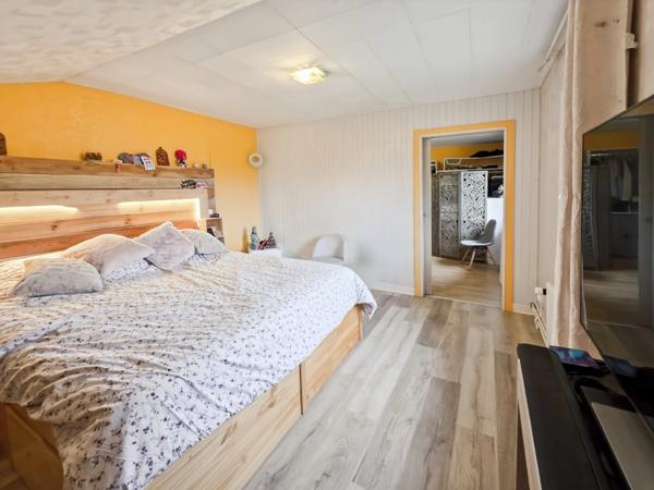 Maison familiale de 13 pièces 211 m² dont un appartement indépendant de 68 m² – Sur les hauteurs de Perrigny, proche de Lons-le-Saunier