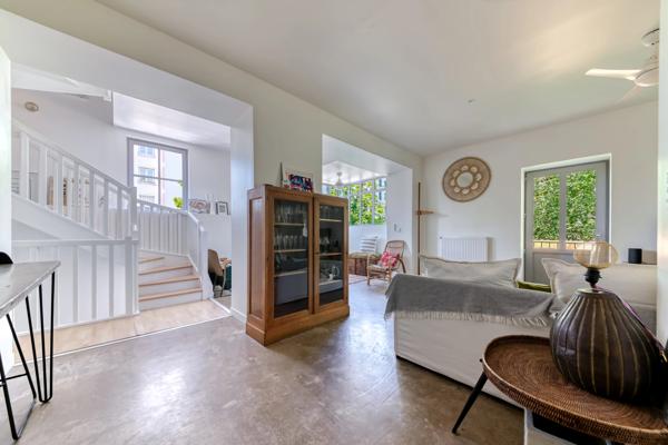 Lyon 4 - Chazière - Maison de 105,65 m² (surface au sol 177,10 m²) - 3 chambres - Terrain de 297 m²