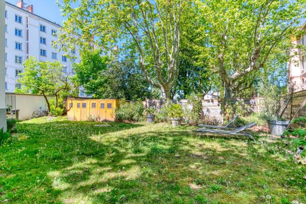 Lyon 4 - Chazière - Maison de 105,65 m² (surface au sol 177,10 m²) - 3 chambres - Terrain de 297 m²