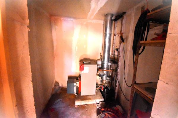 Maison de village à rénover 377 m² à Val-des-Prés avec jardin