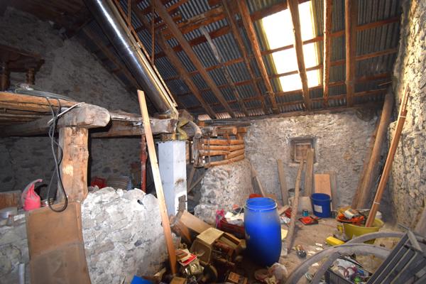 Maison de village à rénover 377 m² à Val-des-Prés avec jardin